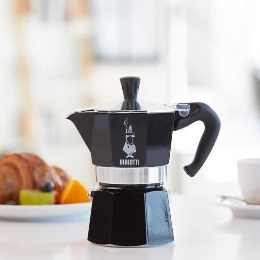Гейзерна кавоварка Bialetti Moka Express на 3 чашки (чорна) 0000001011 фото